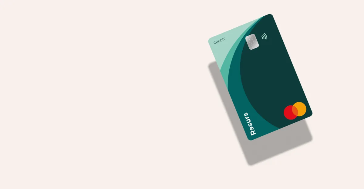 Et grønt kredittkort fra Resurs med Mastercard-logo