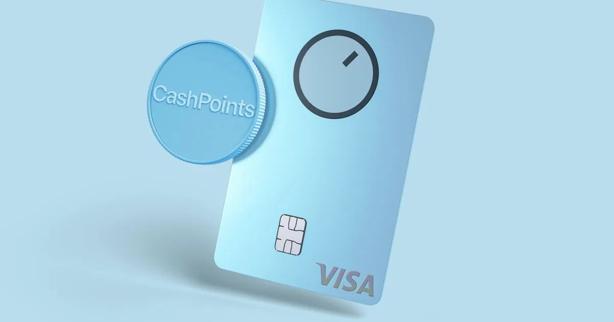 Et blått Visa-kort fra Bank Norwegian ved siden av en mynt merket CashPoints